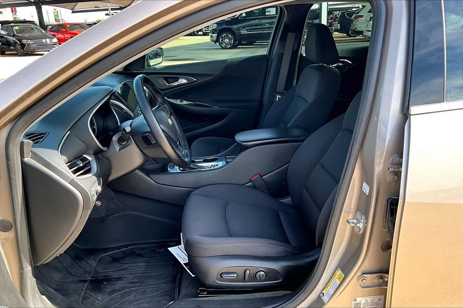 Used 2024 Chevrolet Malibu RS FWD image 5