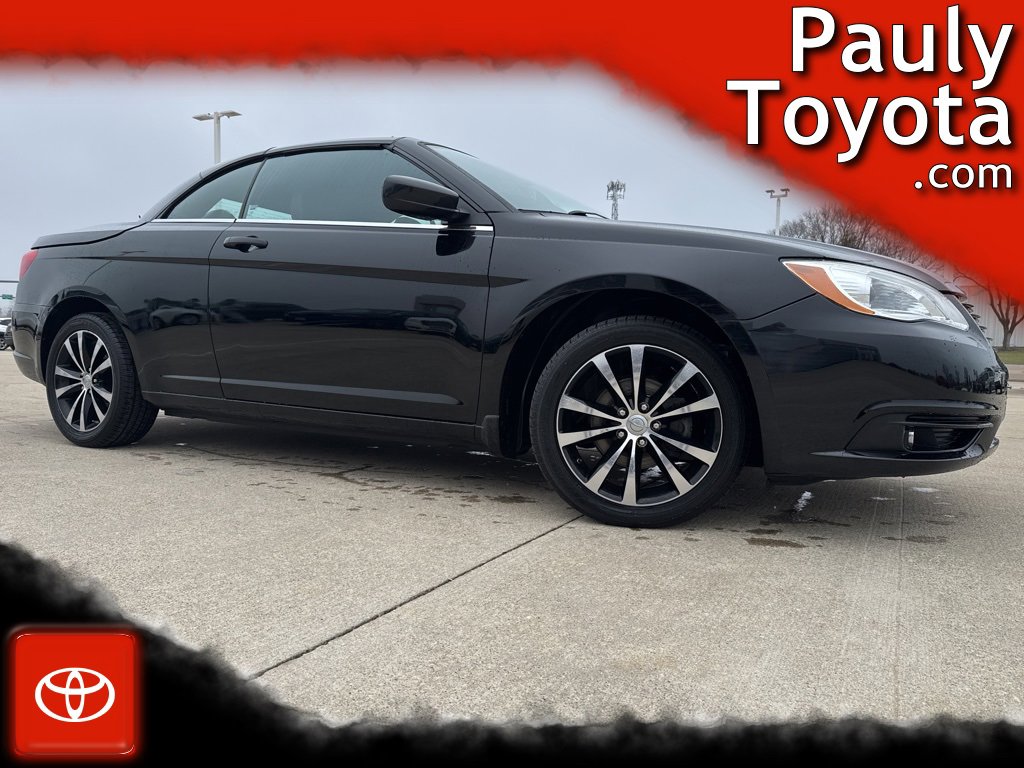 Used 2011 Chrysler 200 S image 1