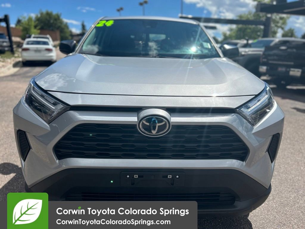 Used 2024 Toyota RAV4 LE image 4