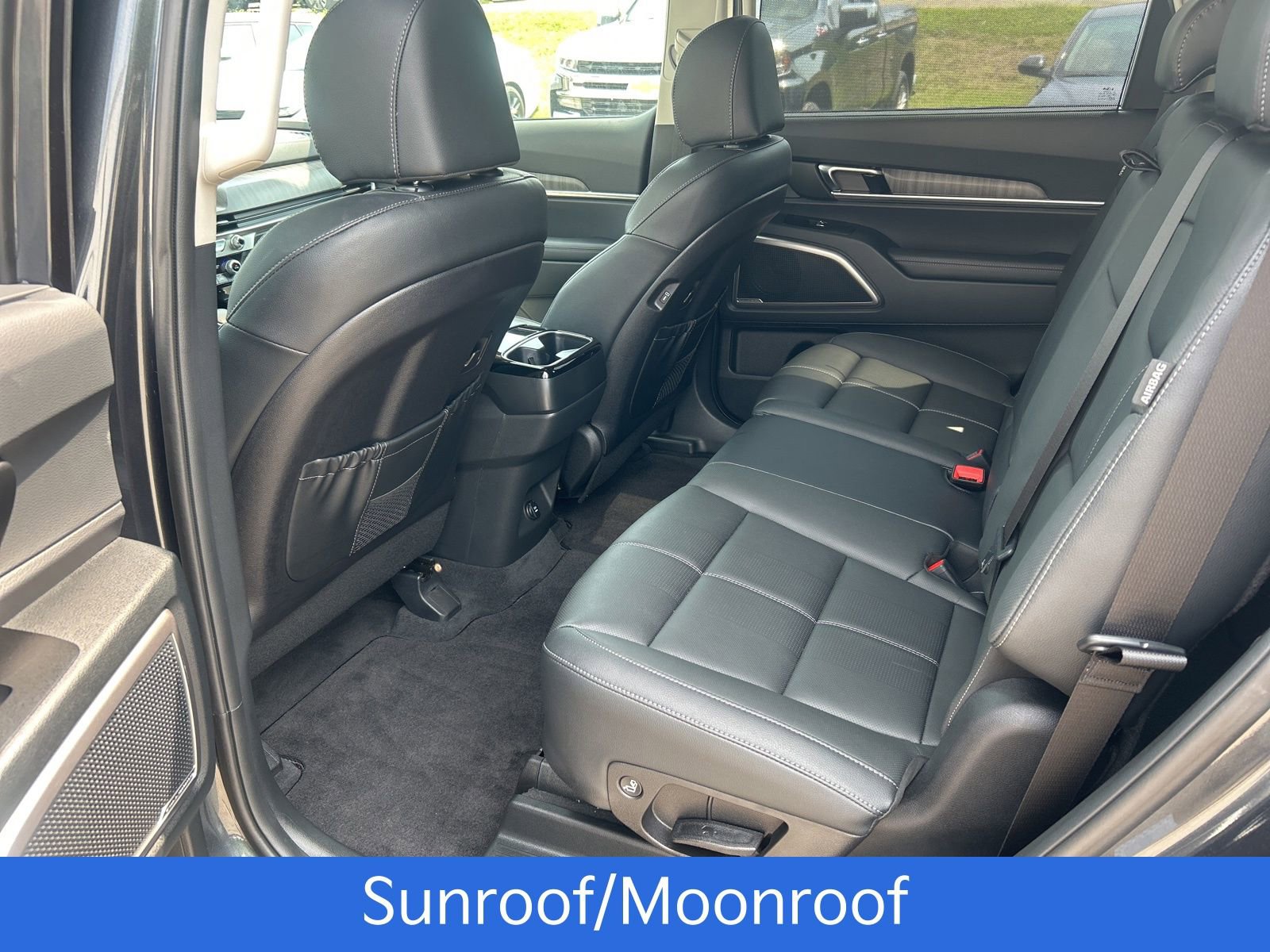 Used 2024 Kia Telluride EX image 19