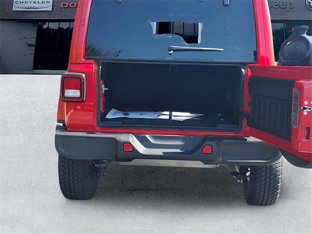 Used 2023 Jeep Wrangler Sahara image 7