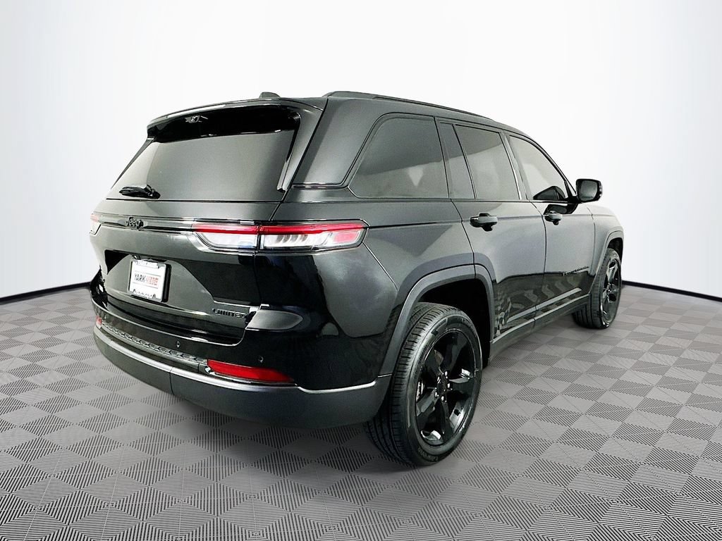 Certified 2023 Jeep Grand Cherokee Limited w/ Luxury Tech Group II AWD/4WD image 12