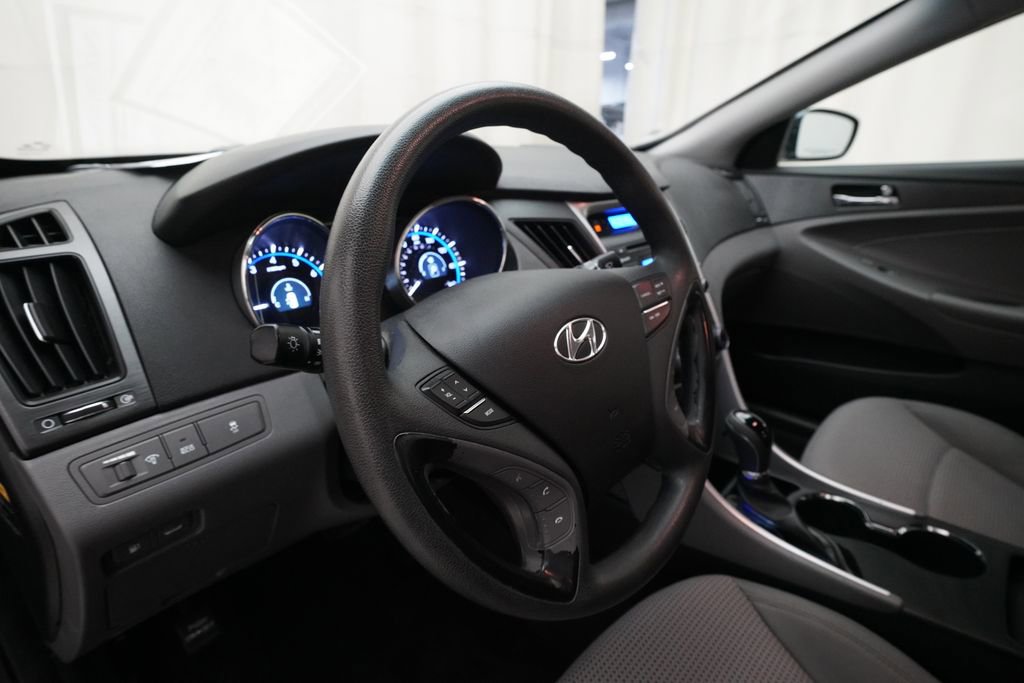 Used 2012 Hyundai Sonata GLS w/ Popular Equipment Pkg FWD image 8