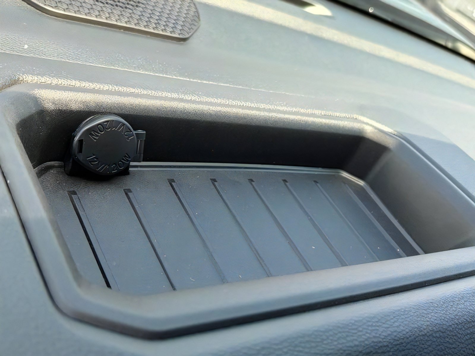 Used 2025 Toyota Tundra Limited AWD/4WD image 25