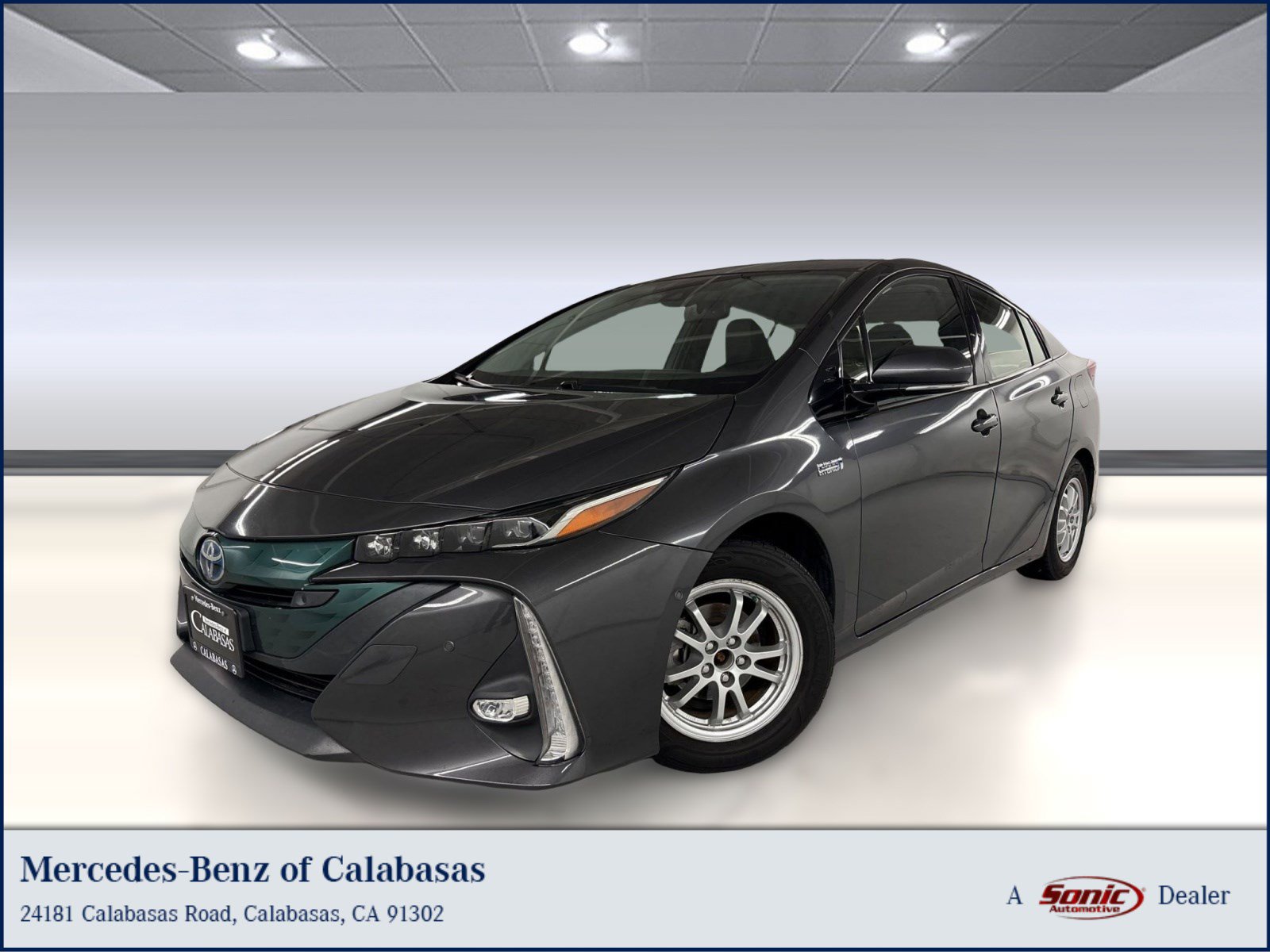 Used 2017 Toyota Prius Prime Advanced w/ Preferred Accessory Package FWD image 1