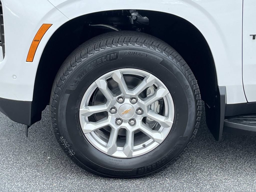 New 2026 Chevrolet Tahoe LS w/ LPO, Dark Essentials Package AWD/4WD image 12