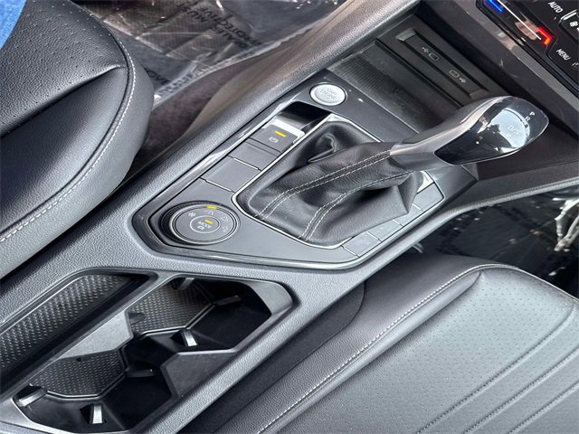 Used 2022 Volkswagen Tiguan SE image 21