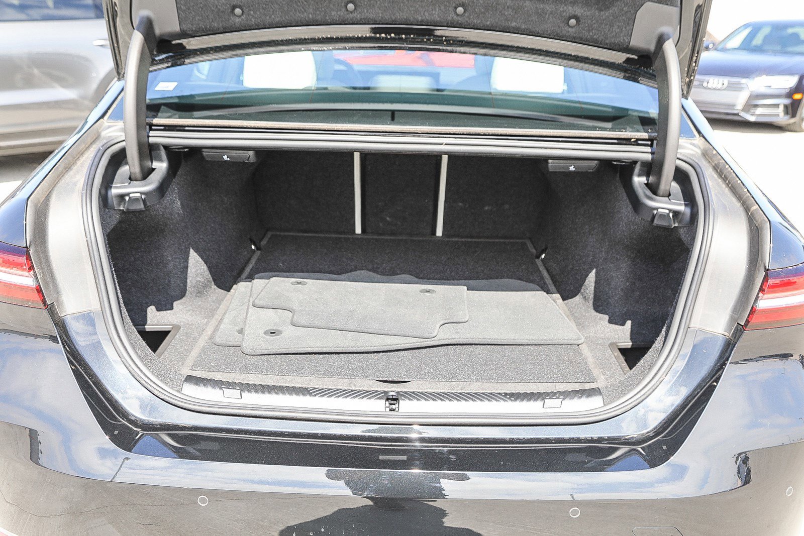 Used 2024 BMW 530i w/ M Sport Package image 25