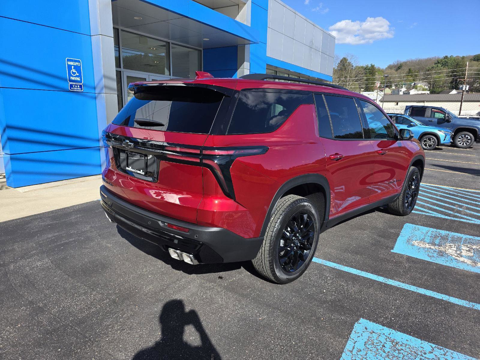 New 2026 Chevrolet Traverse LT w/ Midnight/Sport Edition image 7