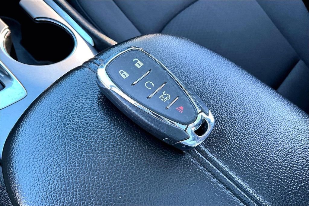 Used 2023 Chevrolet Malibu LT image 35