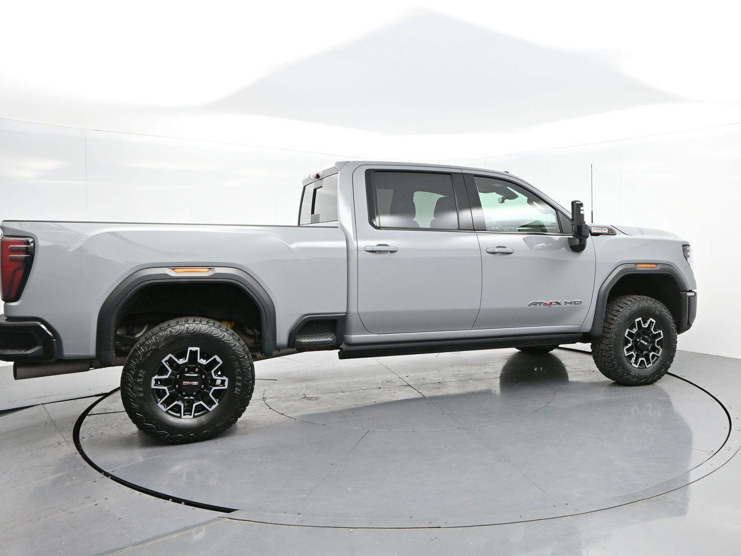 Used 2024 GMC Sierra 2500 AT4X AWD/4WD image 8