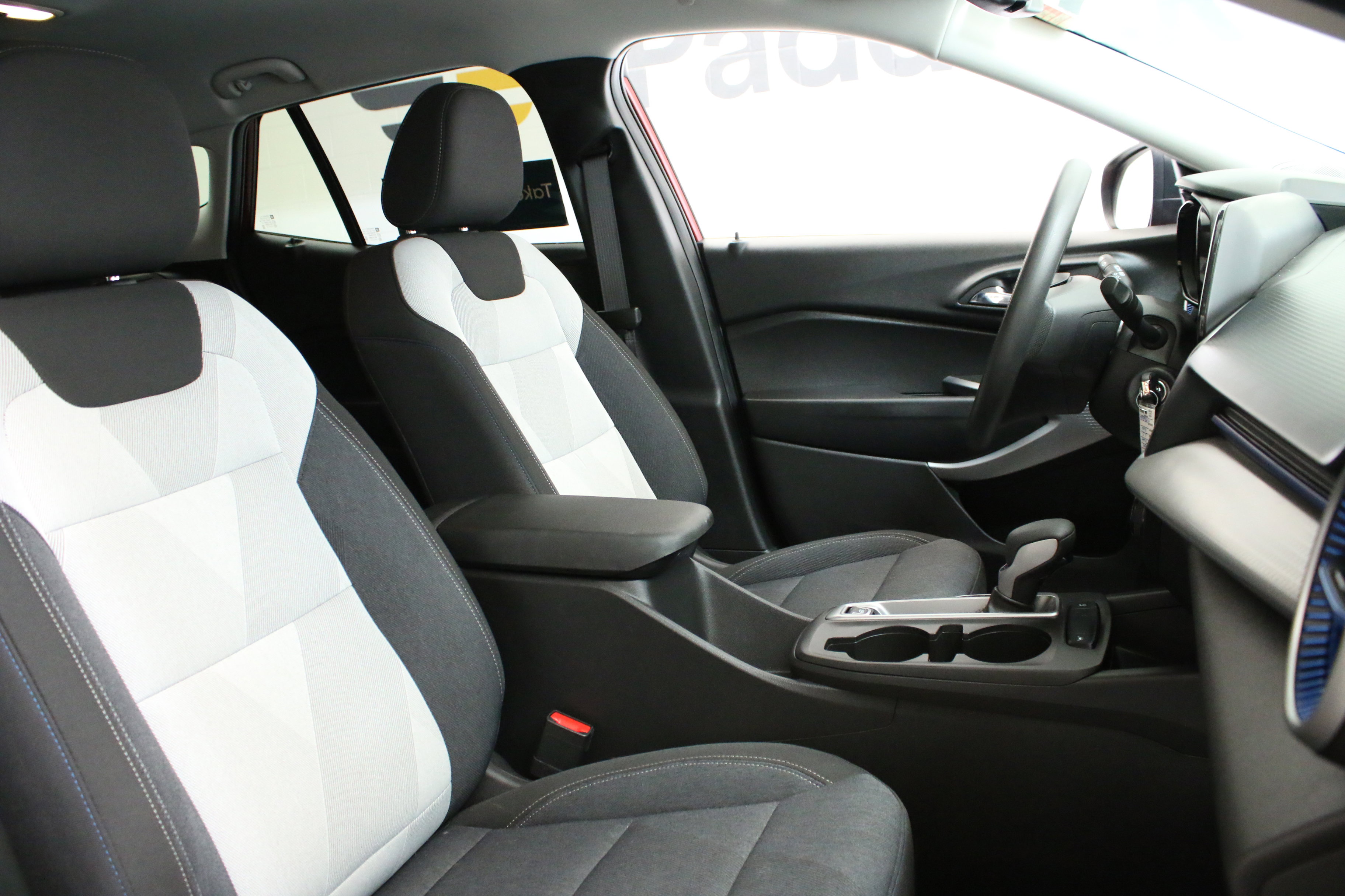 Certified 2024 Chevrolet Trax LS FWD image 32