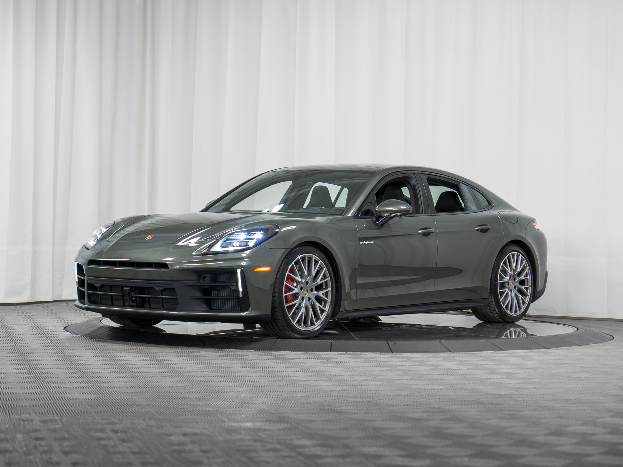 Used 2026 Porsche Panamera 4S AWD/4WD image 28