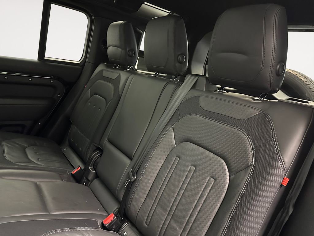 Used 2021 Land Rover Defender 110 X-Dynamic HSE image 13