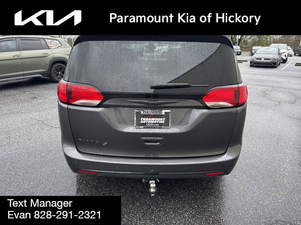 Used 2020 Chrysler Pacifica Touring-L Plus image 6