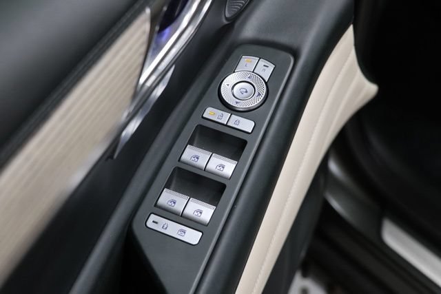 Used 2025 Genesis GV80 2.5T Advanced AWD/4WD image 18