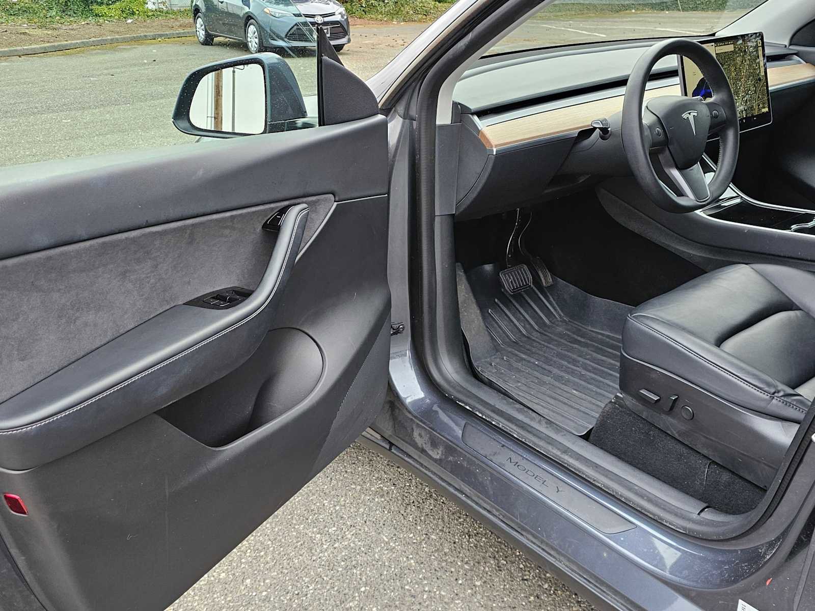 Used 2020 Tesla Model Y Long Range image 19