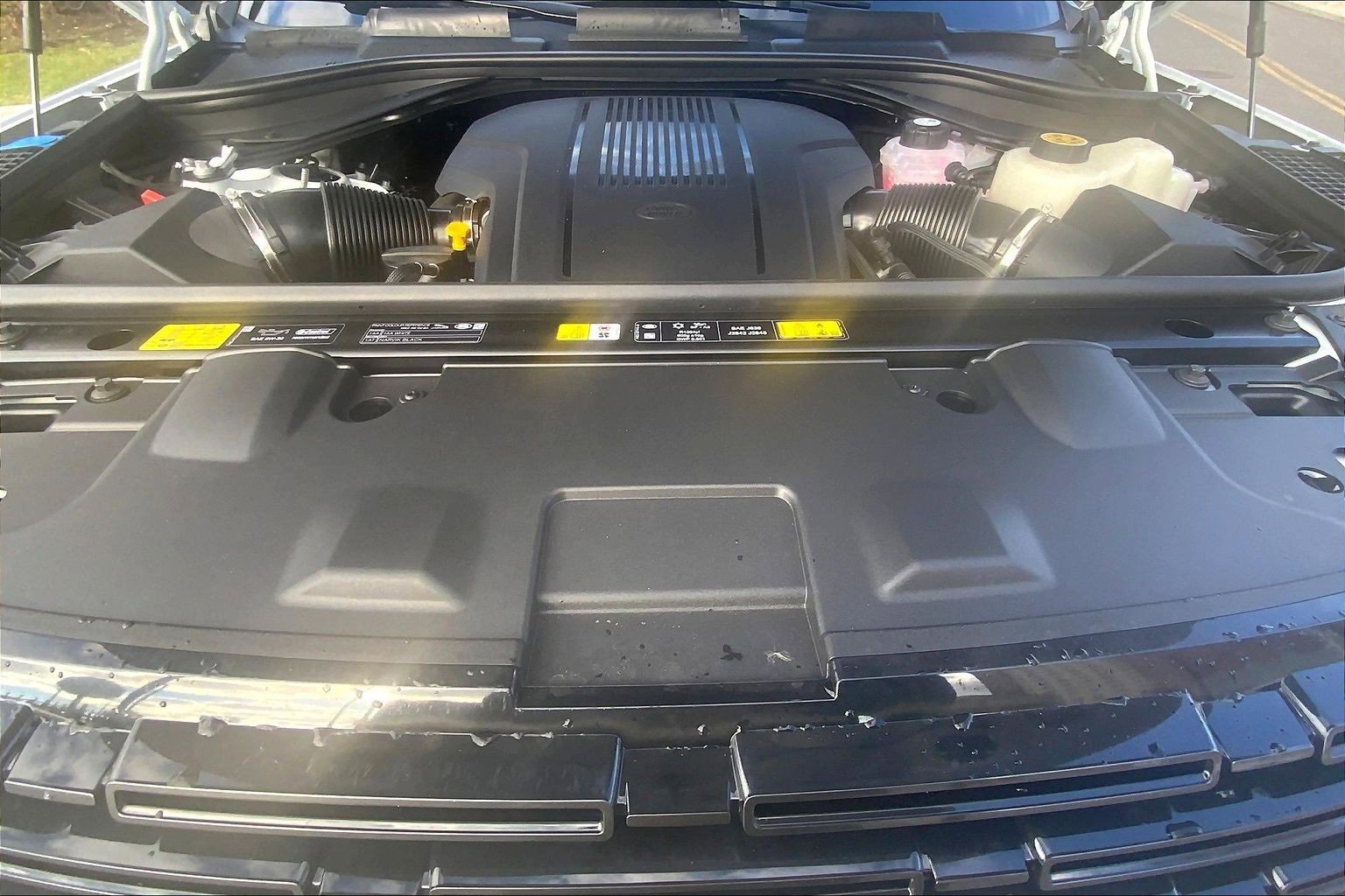 New 2025 Land Rover Range Rover SE image 16