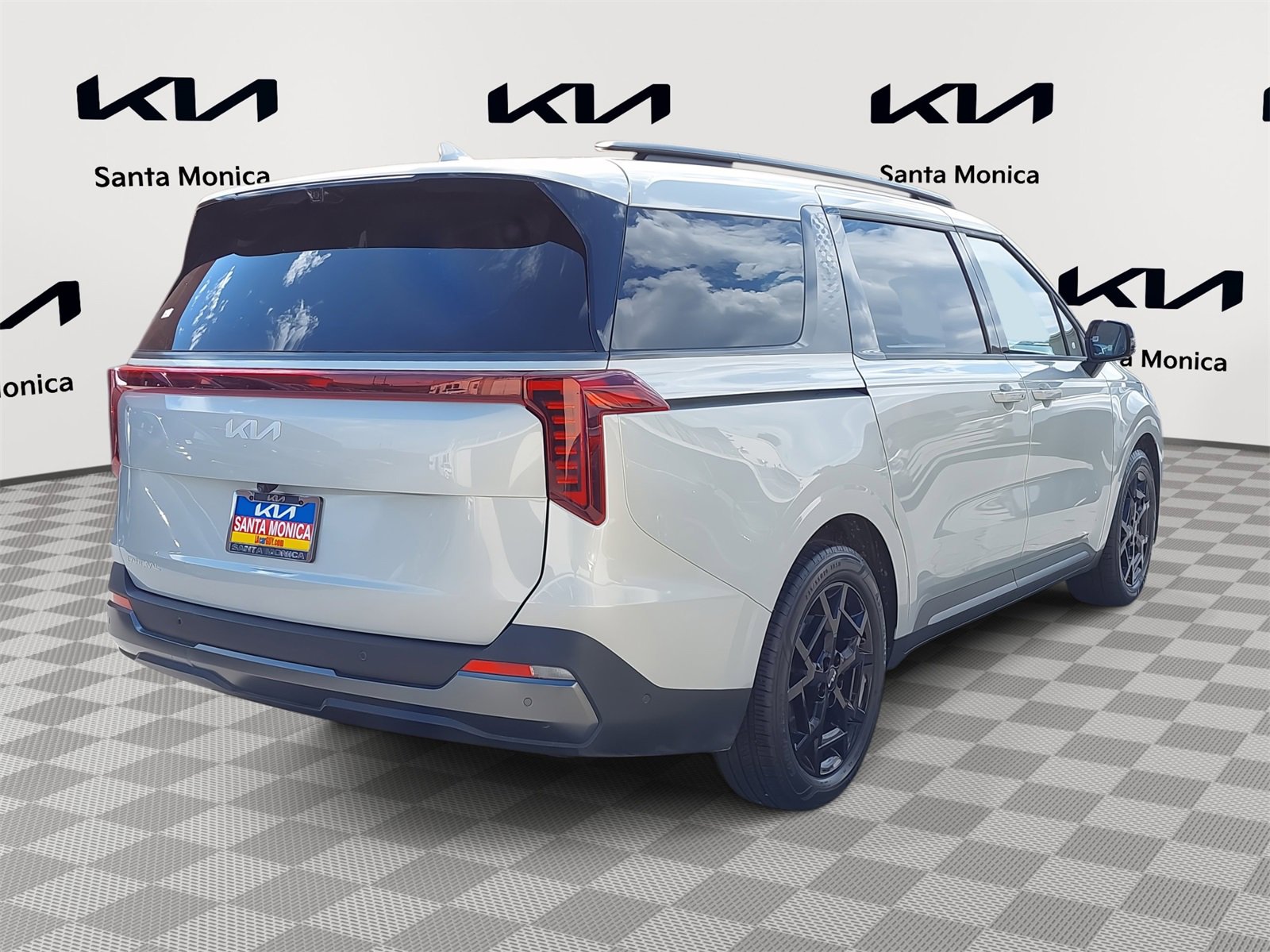 Certified 2025 Kia Carnival SX Prestige image 5