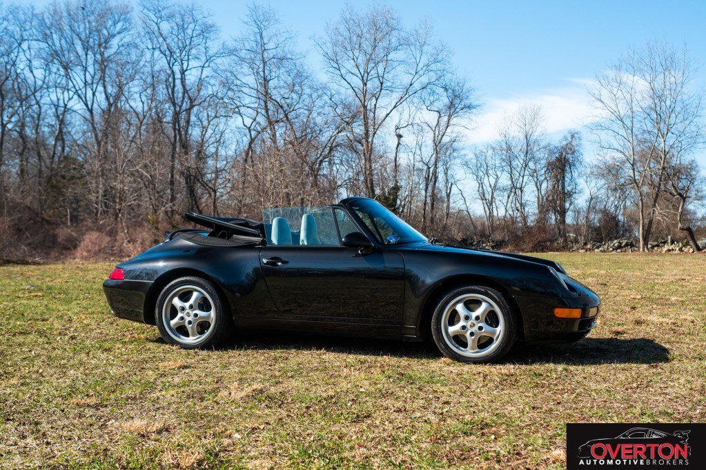 Used 1995 Porsche 911 Carrera RWD image 2