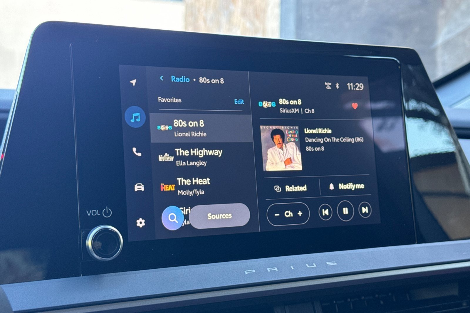 Certified 2025 Toyota Prius SE image 23