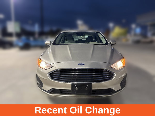 Used 2019 Ford Fusion SE FWD image 2