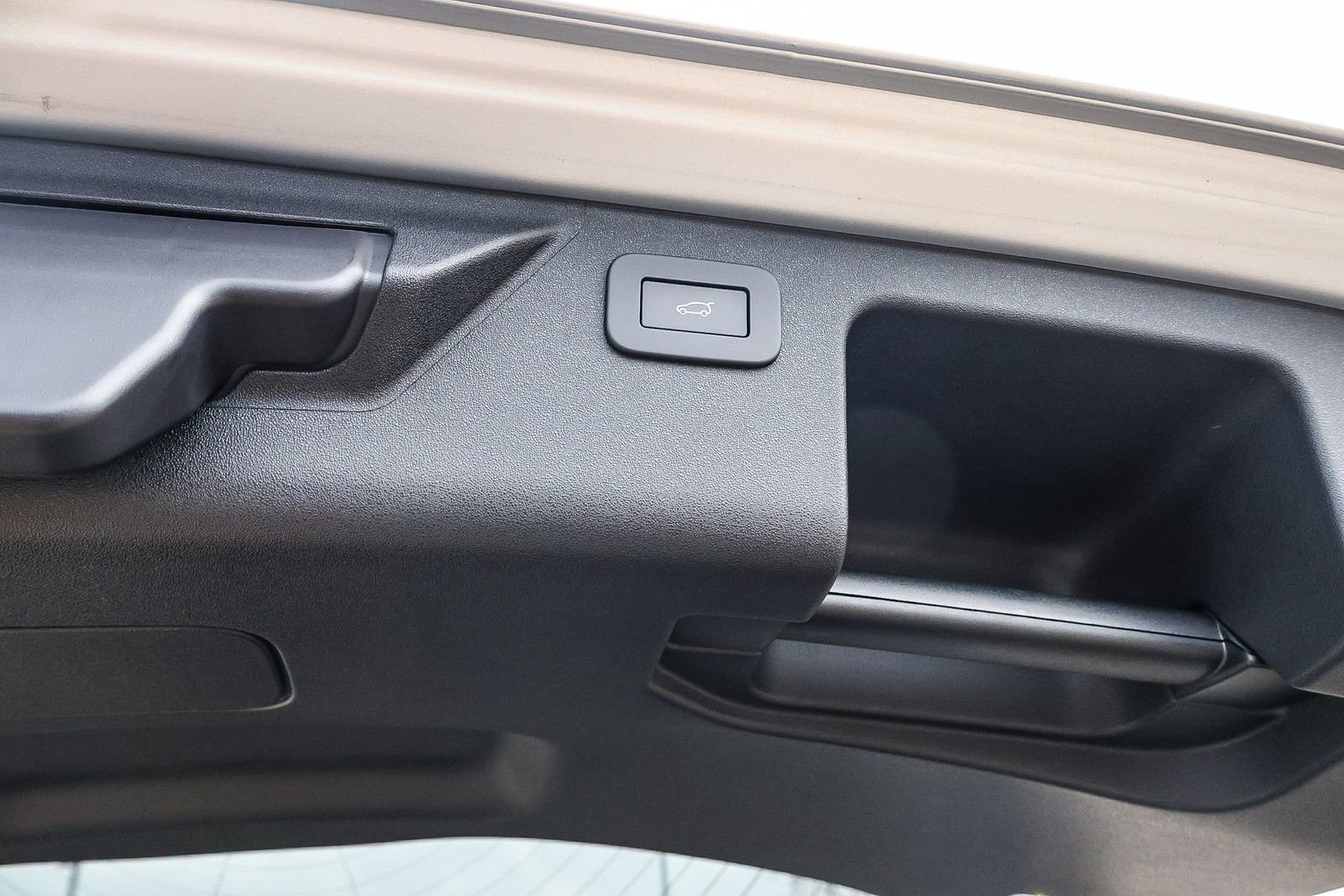 Used 2024 Land Rover Discovery Sport S image 26