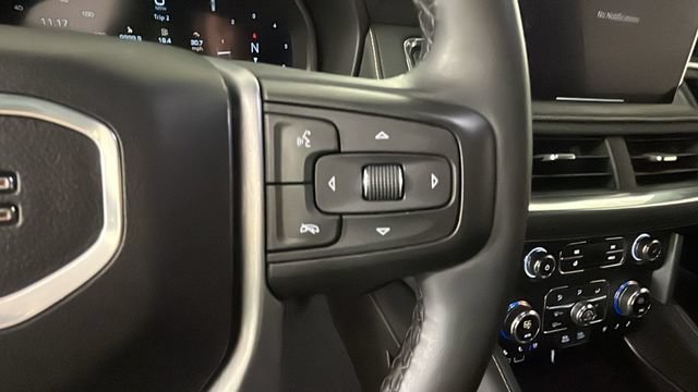 Used 2023 GMC Yukon SLT w/ SLT Luxury Package AWD/4WD image 16