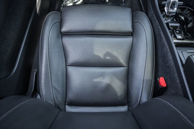 Used 2025 Volvo XC40 B5 Plus AWD/4WD image 34