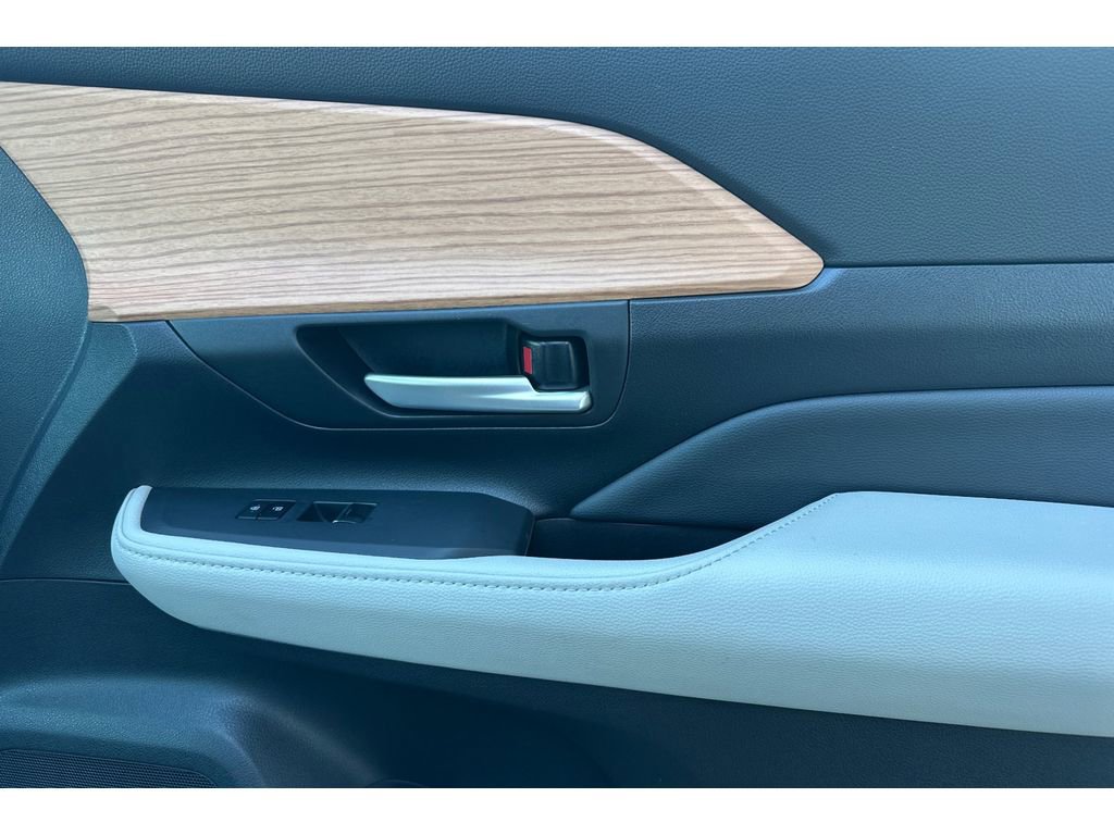 Certified 2025 Toyota Grand Highlander AWD image 21