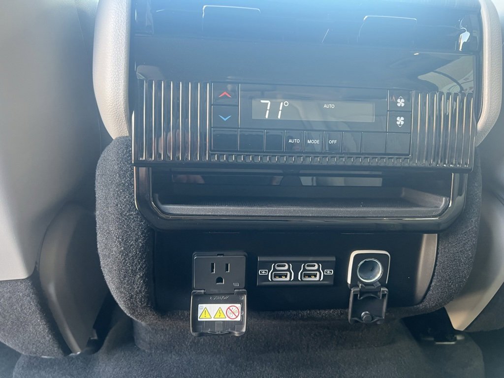 New 2024 Jeep Wagoneer L Series II w/ HD Trailer Tow Package image 37