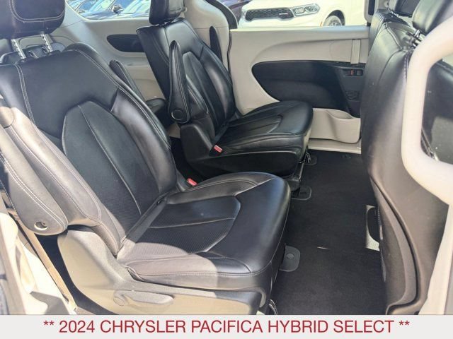 Used 2024 Chrysler Pacifica Limited FWD image 10