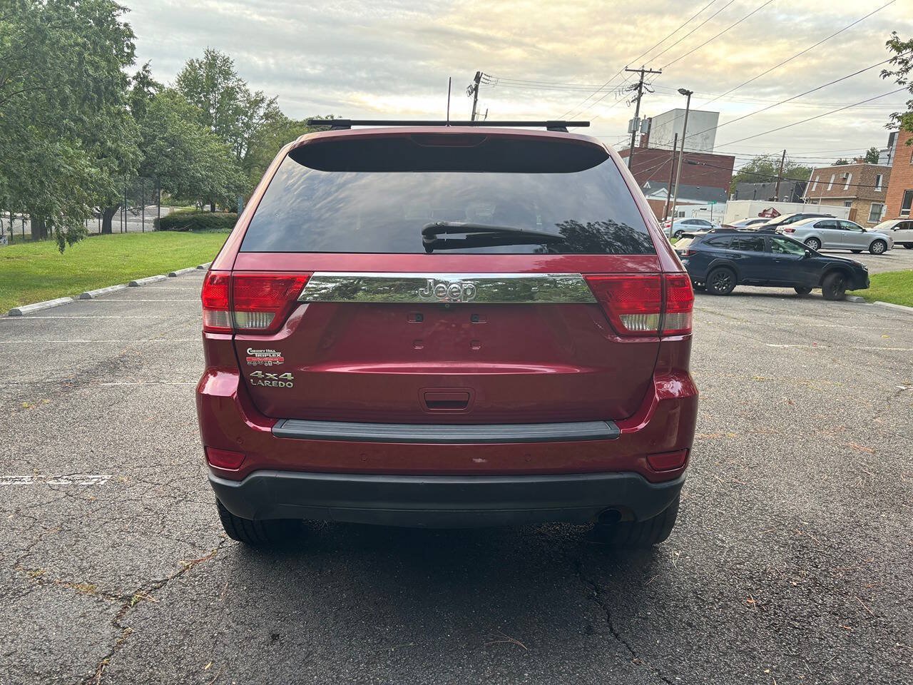 Used 2012 Jeep Grand Cherokee Laredo AWD/4WD image 6