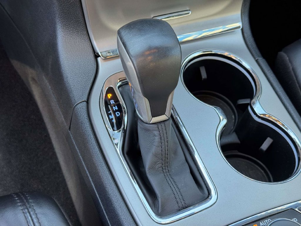 Used 2019 Jeep Grand Cherokee Limited w/ Luxury Group II AWD/4WD image 29