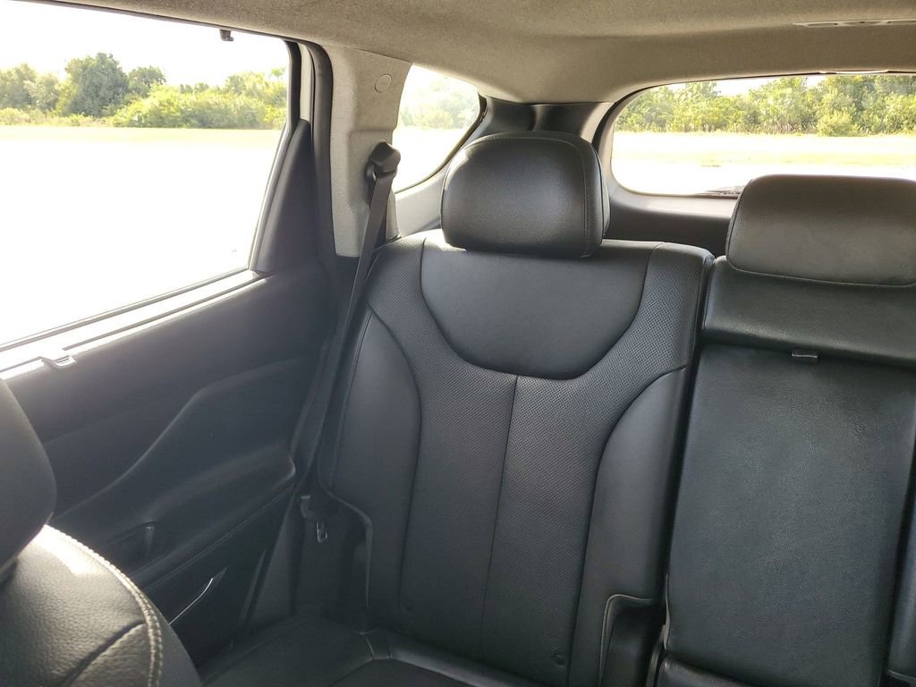 Used 2019 Hyundai Santa Fe Limited image 12