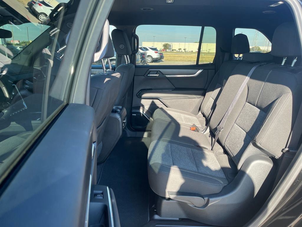 Used 2025 GMC Acadia Elevation image 37