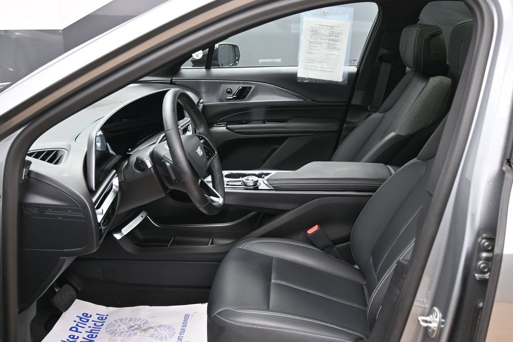 Used 2024 Cadillac Lyriq Tech RWD image 17