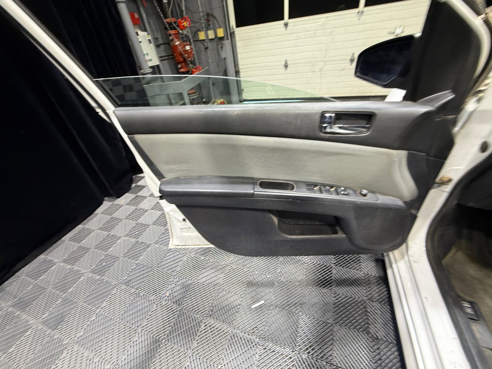 Used 2011 Nissan Sentra 2.0 SR w/ Convenience Pkg image 13