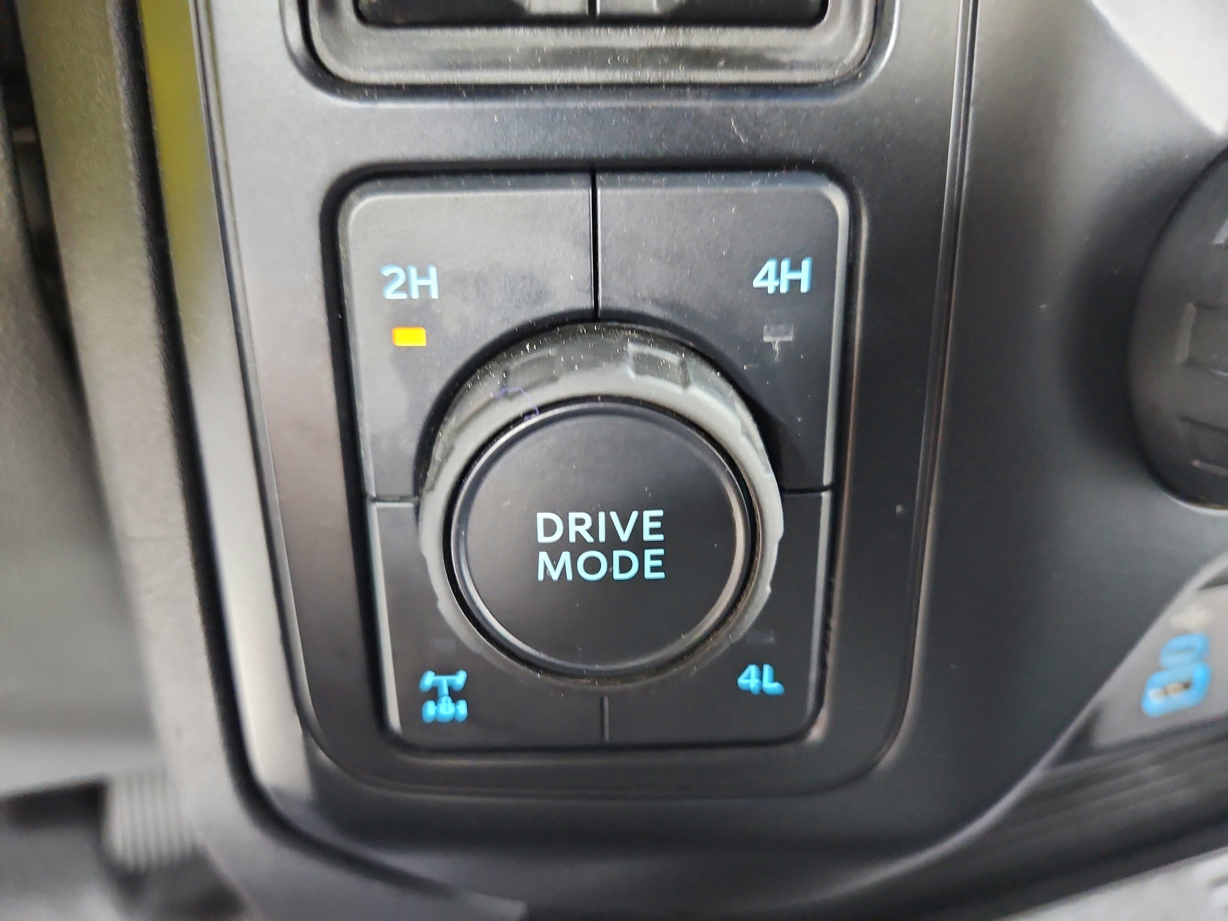 Used 2024 Ford F250 XL w/ FX4 Off-Road Package AWD/4WD image 26