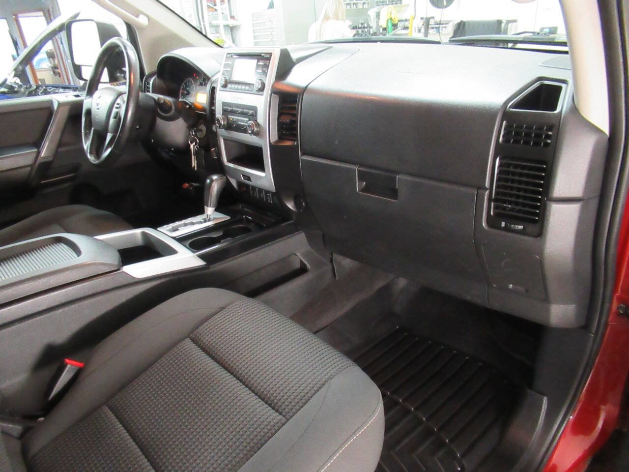 Used 2014 Nissan Titan PRO-4X image 18
