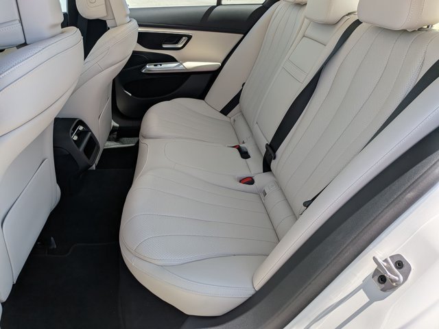 Used 2025 Mercedes-Benz E 350 Sedan image 16