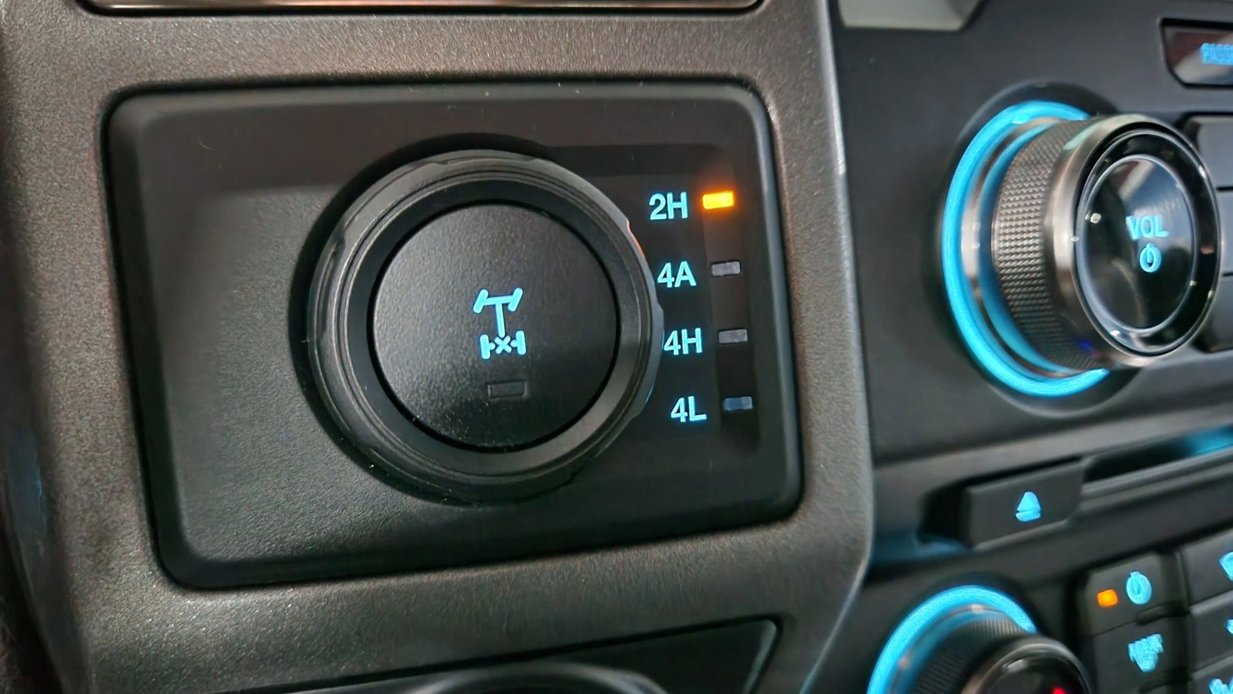 Used 2017 Ford F150 Raptor w/ Equipment Group 802A Luxury image 41