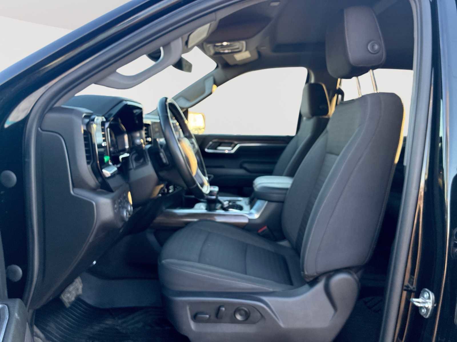 Used 2023 Chevrolet Silverado 1500 RST image 18