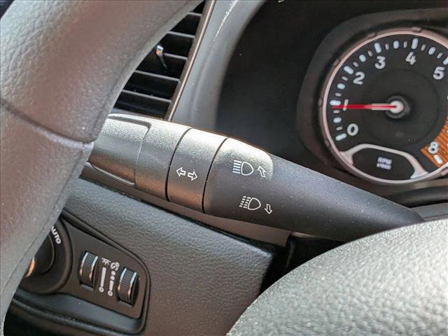 Used 2023 Jeep Renegade Latitude AWD/4WD image 15