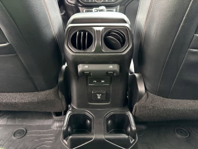 Used 2018 Jeep Wrangler Unlimited Sahara image 23