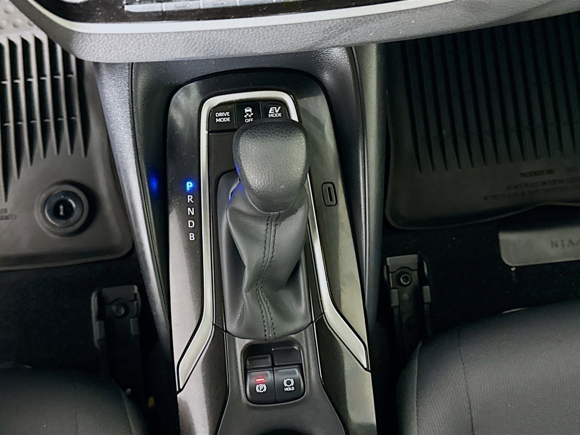 Certified 2022 Toyota Corolla LE image 17