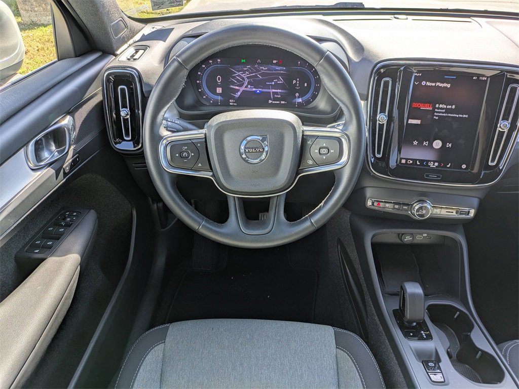 Certified 2025 Volvo XC40 B5 Core image 16