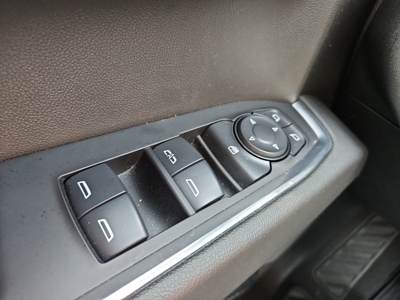 Used 2025 Chevrolet Silverado 1500 LT image 22