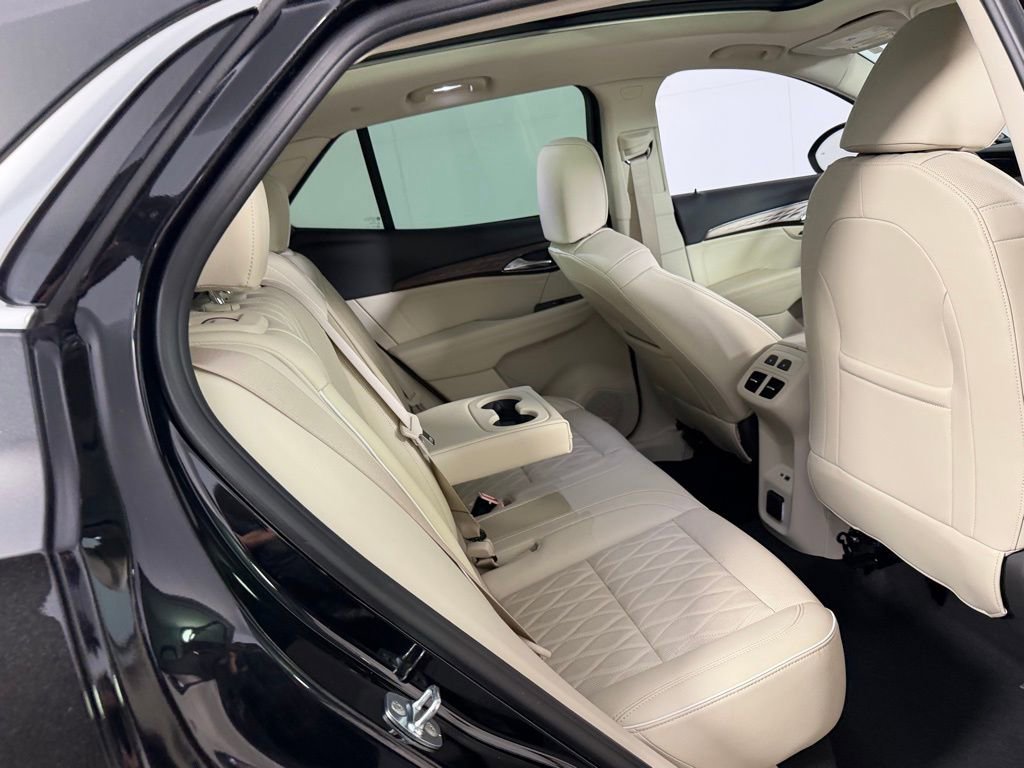Used 2023 Buick Envision Avenir AWD/4WD image 36