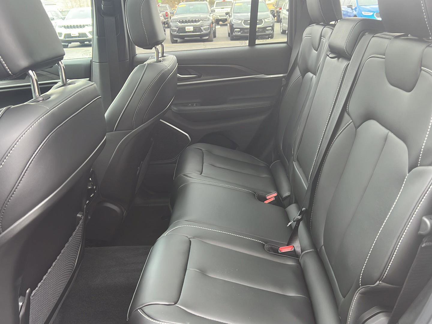 New 2026 Jeep Grand Cherokee Limited image 13